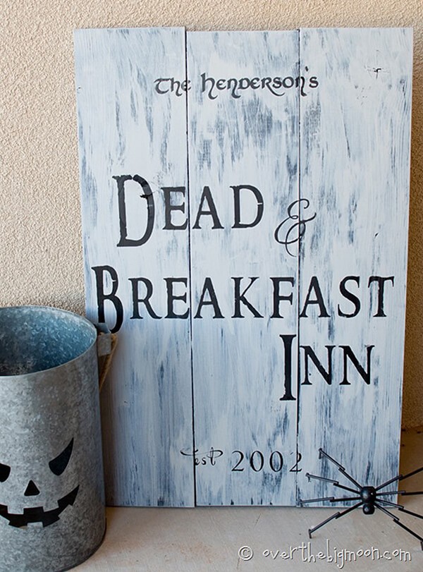 Make your Own Spooky Welcome Signage