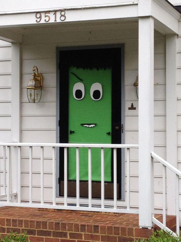 Ideas to Decorate the Front Door for Halloween