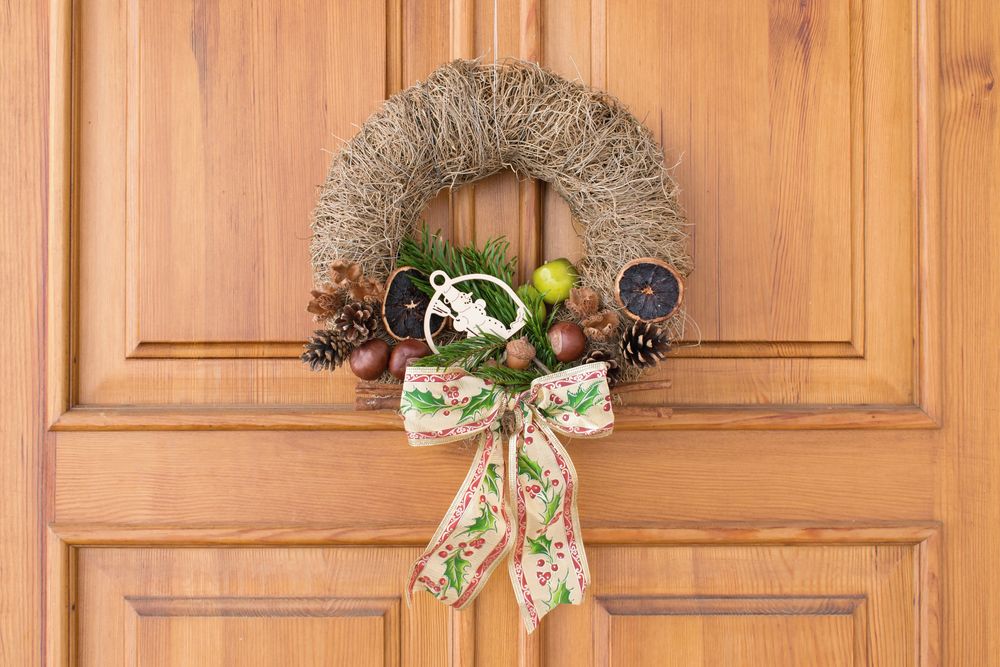 Natural twigs and jute wreath cheap outdoor christmas decorations