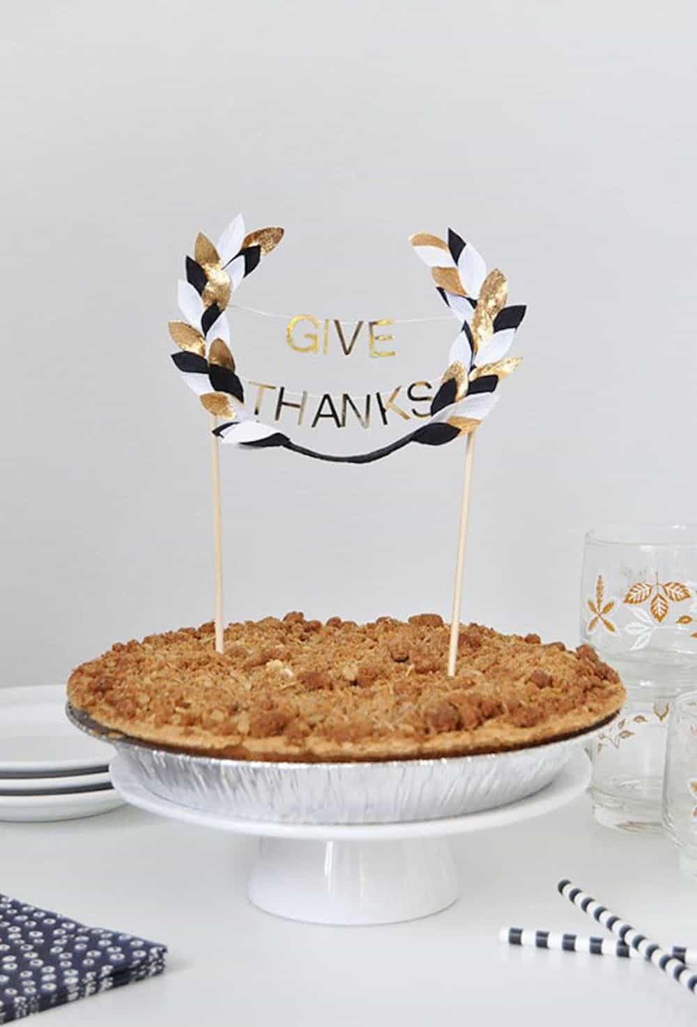 Pie Topper - DIY Thanksgiving Decoration
