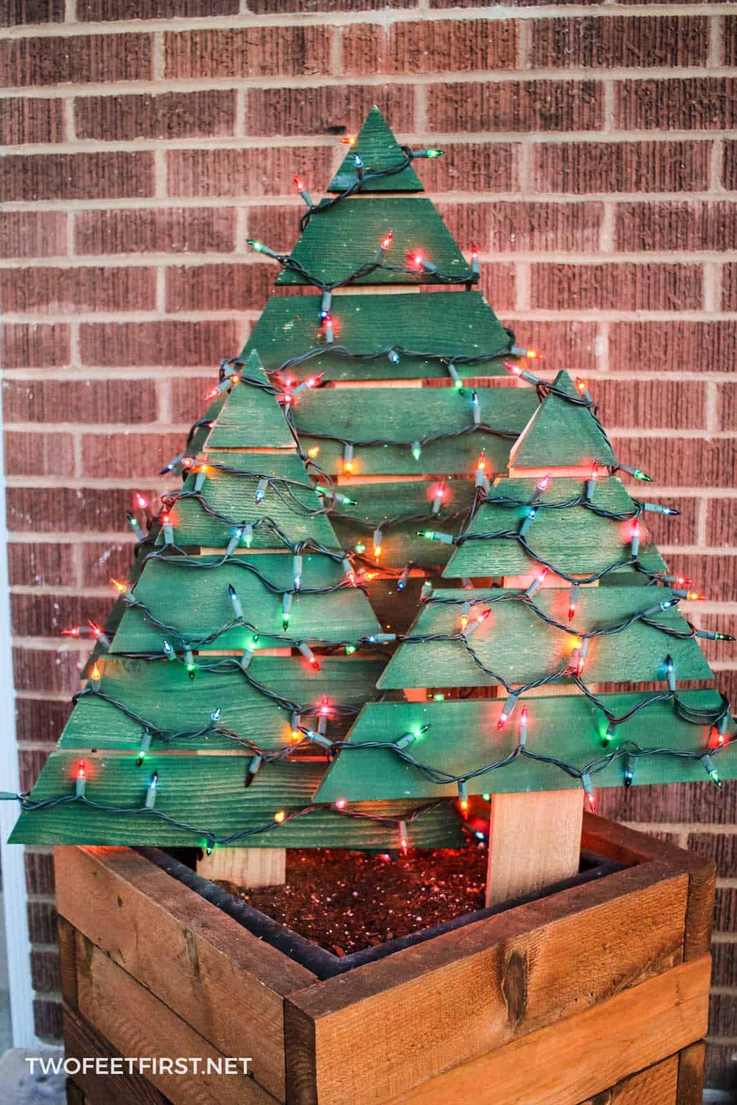 Simple and Sweet Wooden Tree with Lights