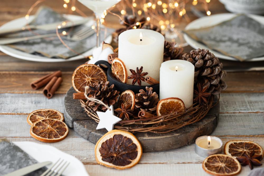 Dry oranges with pinecones diy simple thanksgiving centerpieces 