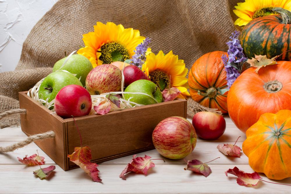 Apples and sunflowers diy thanksgiving centerpieces