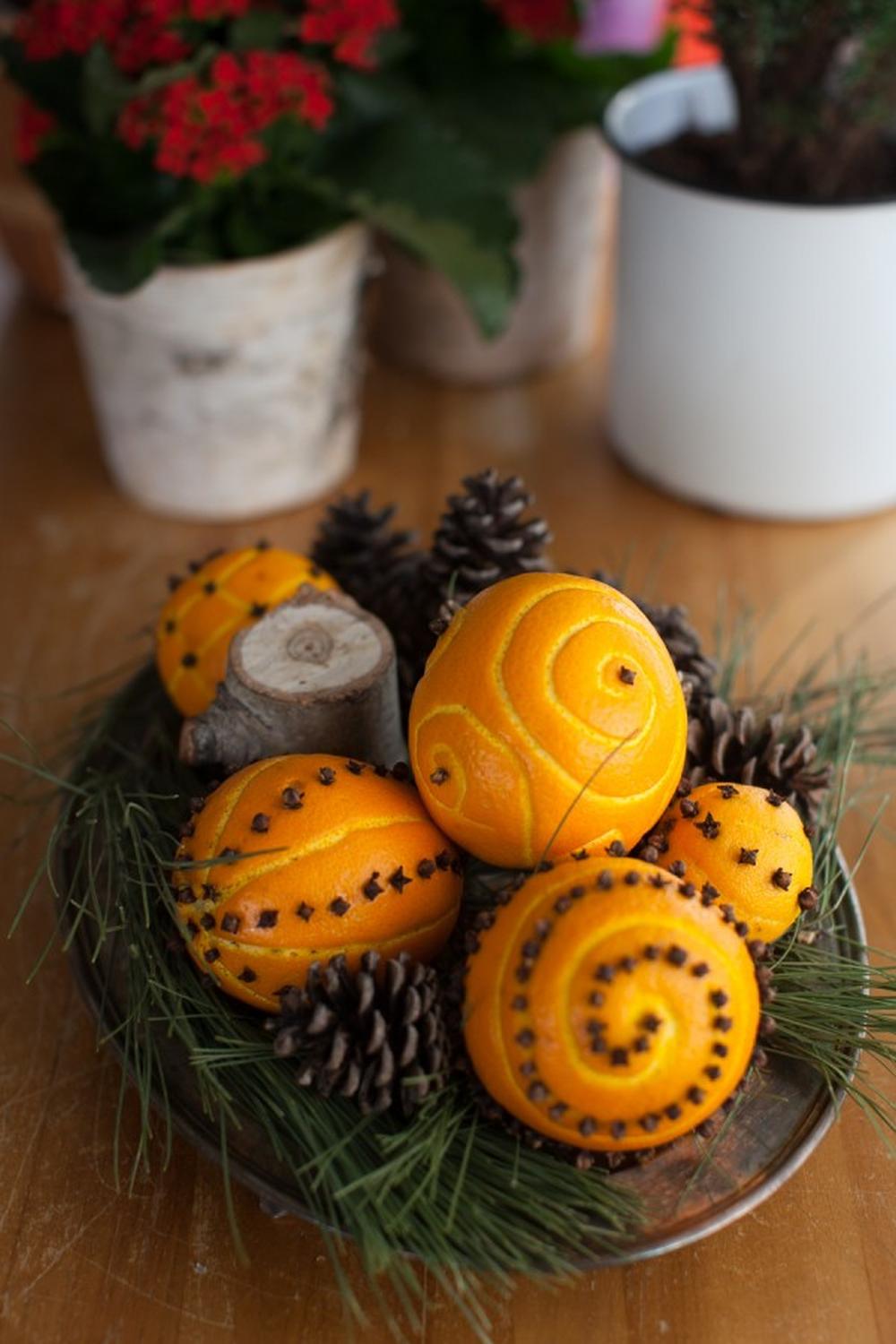 Spiced orange pomander balls thanksgiving table decor ideas 