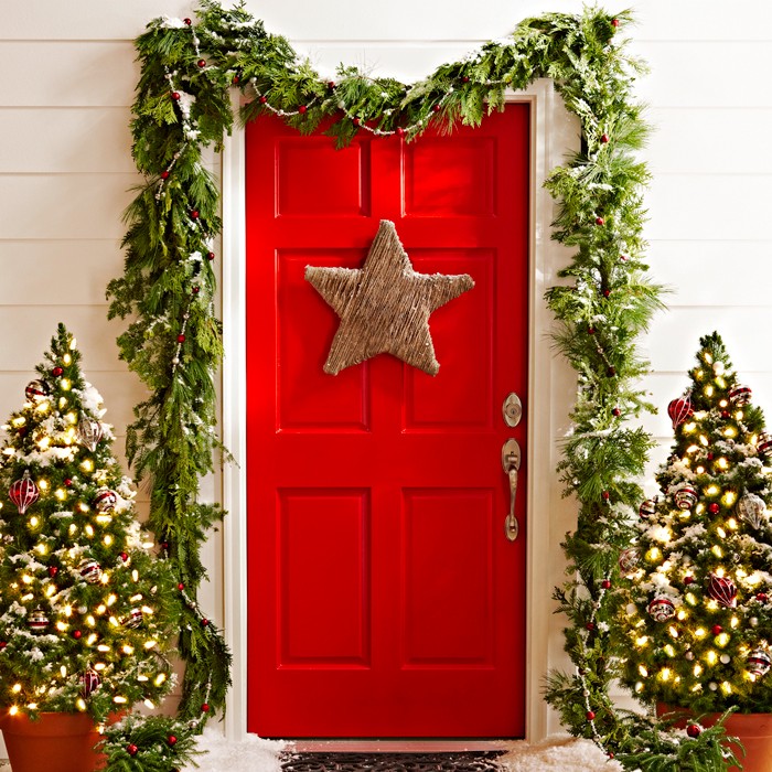 A Touch Of Starlight Christmas Door Decor