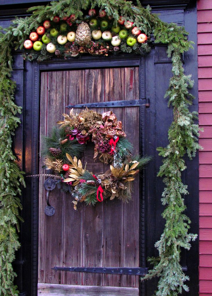 A Rustic Paradise Christmas Door Decor