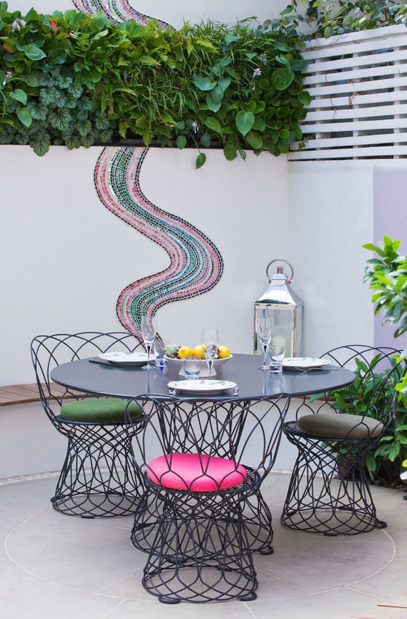 Notting Hill pink patio dine