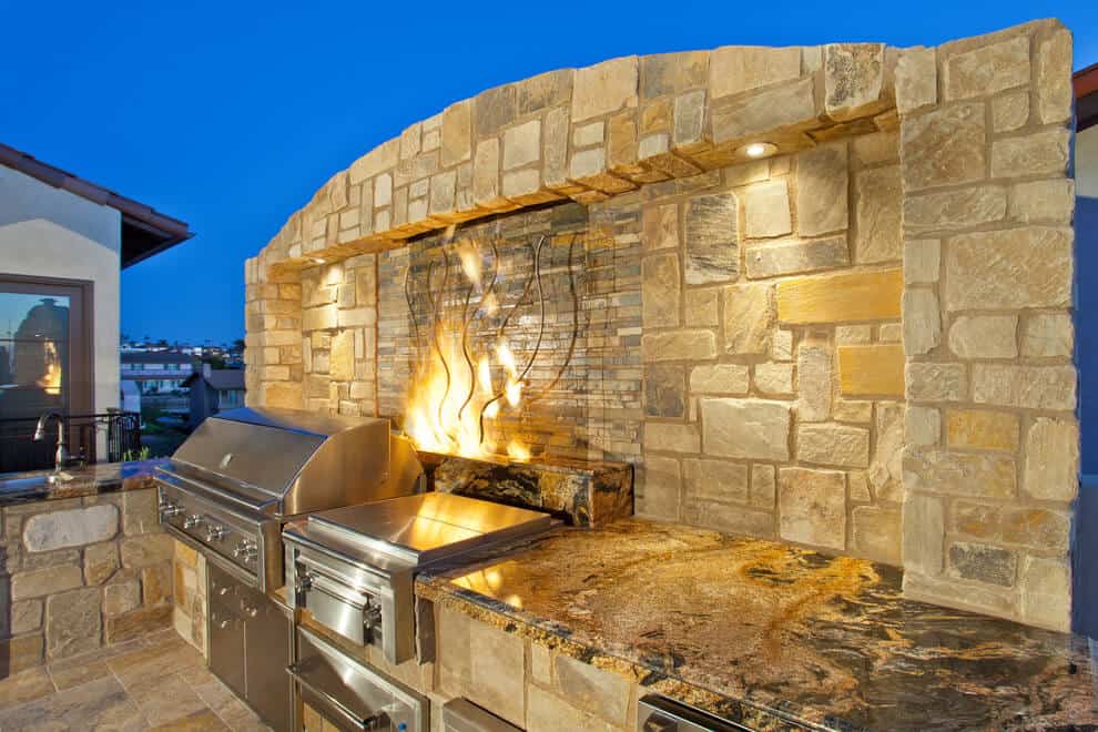 Outdoor Kitchen Ideas with a Flare For The Dramatic