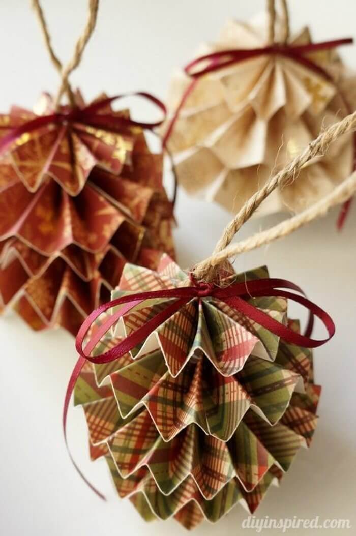 Delicate Paper Pleated Patterned Tree Trimming