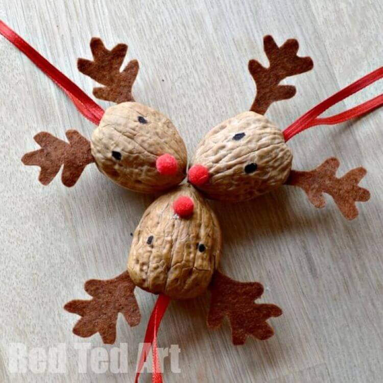 Cute Walnut Reindeer Heads Decoration