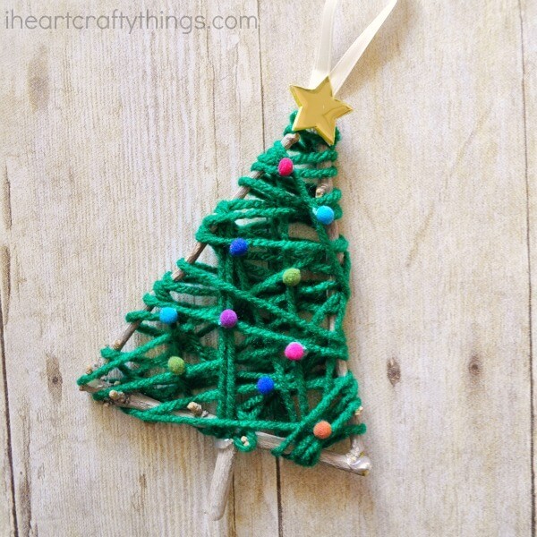 Cute Yarn Christmas Tree with Pompoms