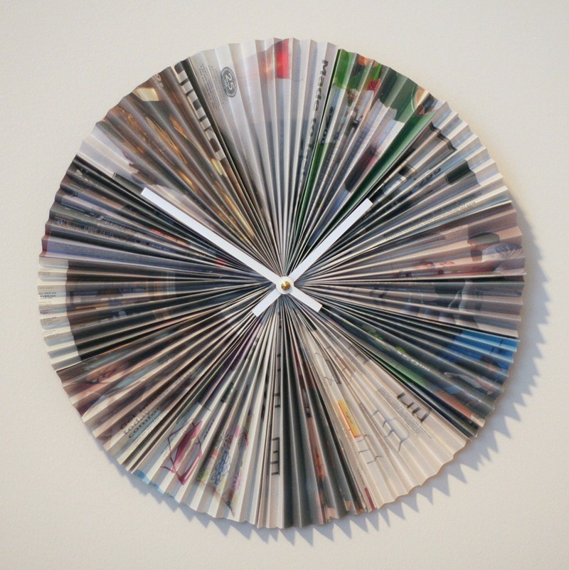 Accordion-style Recycled Magazine Clock